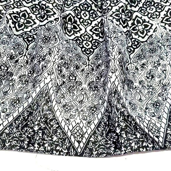 Max Studio Boho Gypsy Black Silver Diamond Print Tiered Flowy Mini Skirt - Picture 4 of 7